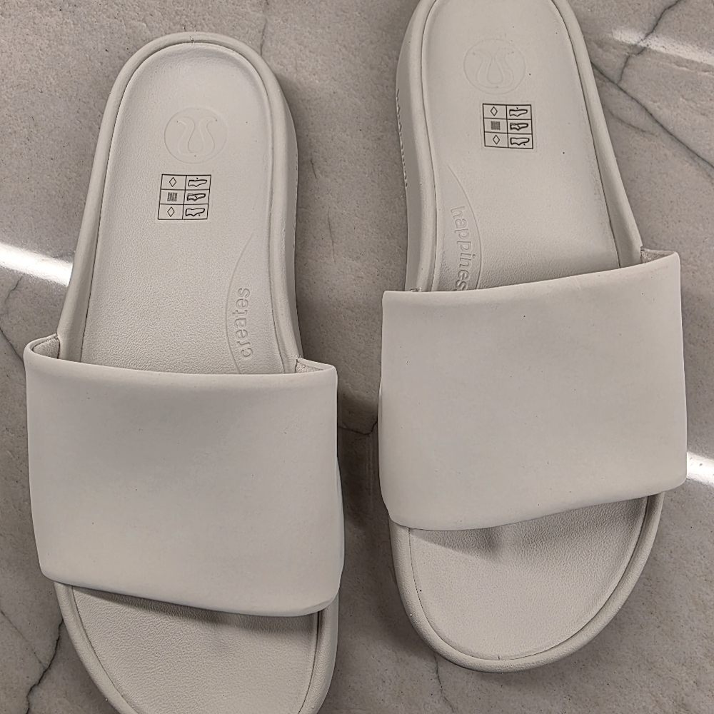 Lululemon Restfeel Slide in Bone Size 10 - Picture 2 of 4